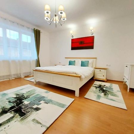 Casa Dusa - Apartament Crisstina Leilighet Braşov Eksteriør bilde